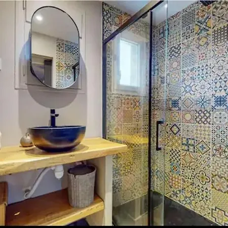 Light T 3 Air Conditioning Two Balconies *